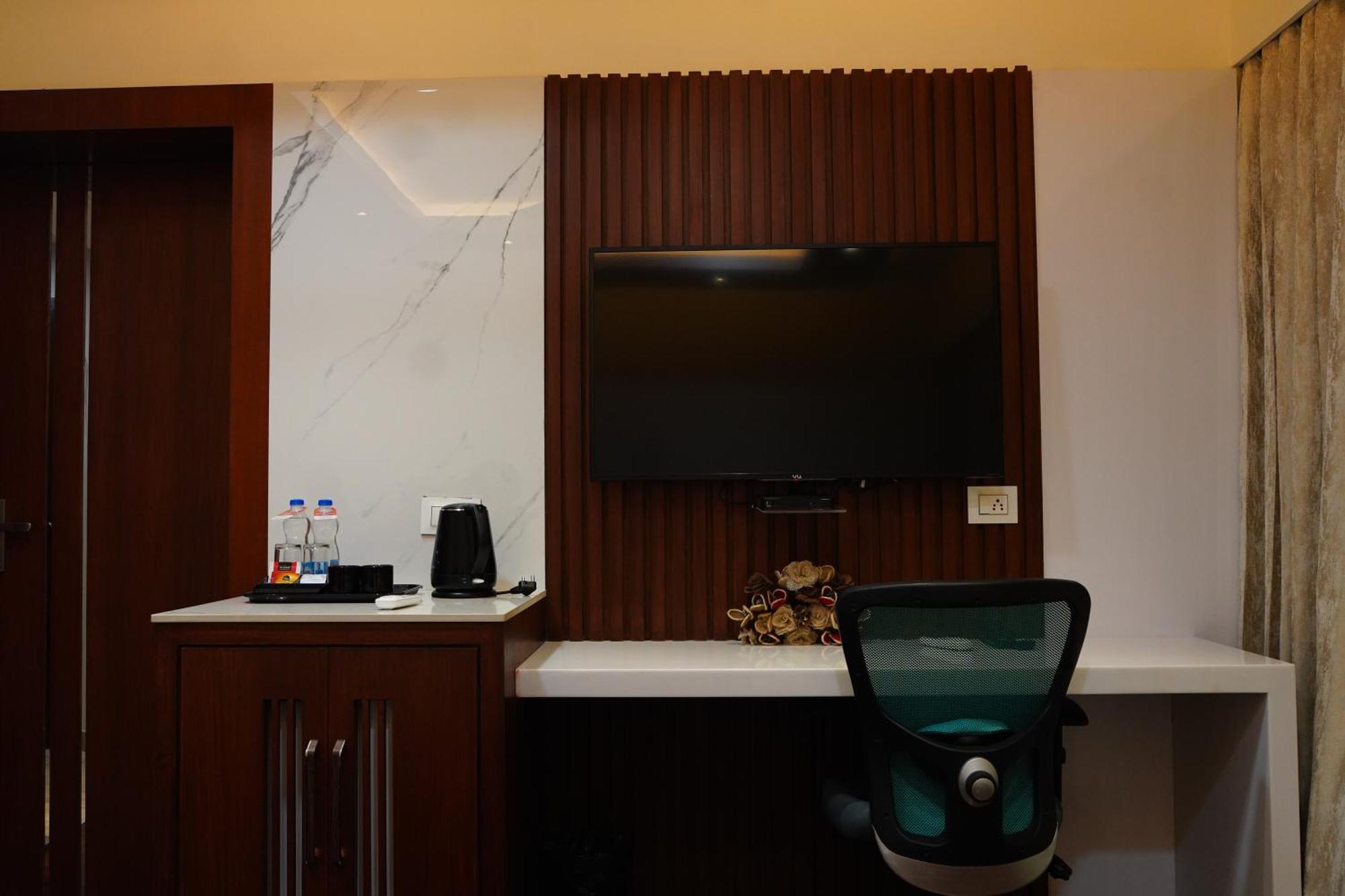 Chola Serviced Apartment Tiruchirappalli Bagian luar foto