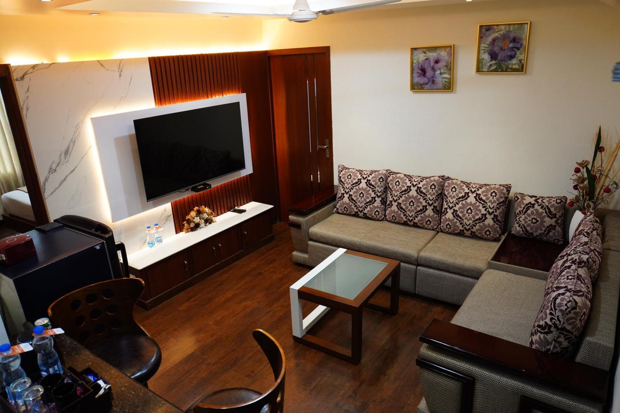 Chola Serviced Apartment Tiruchirappalli Bagian luar foto