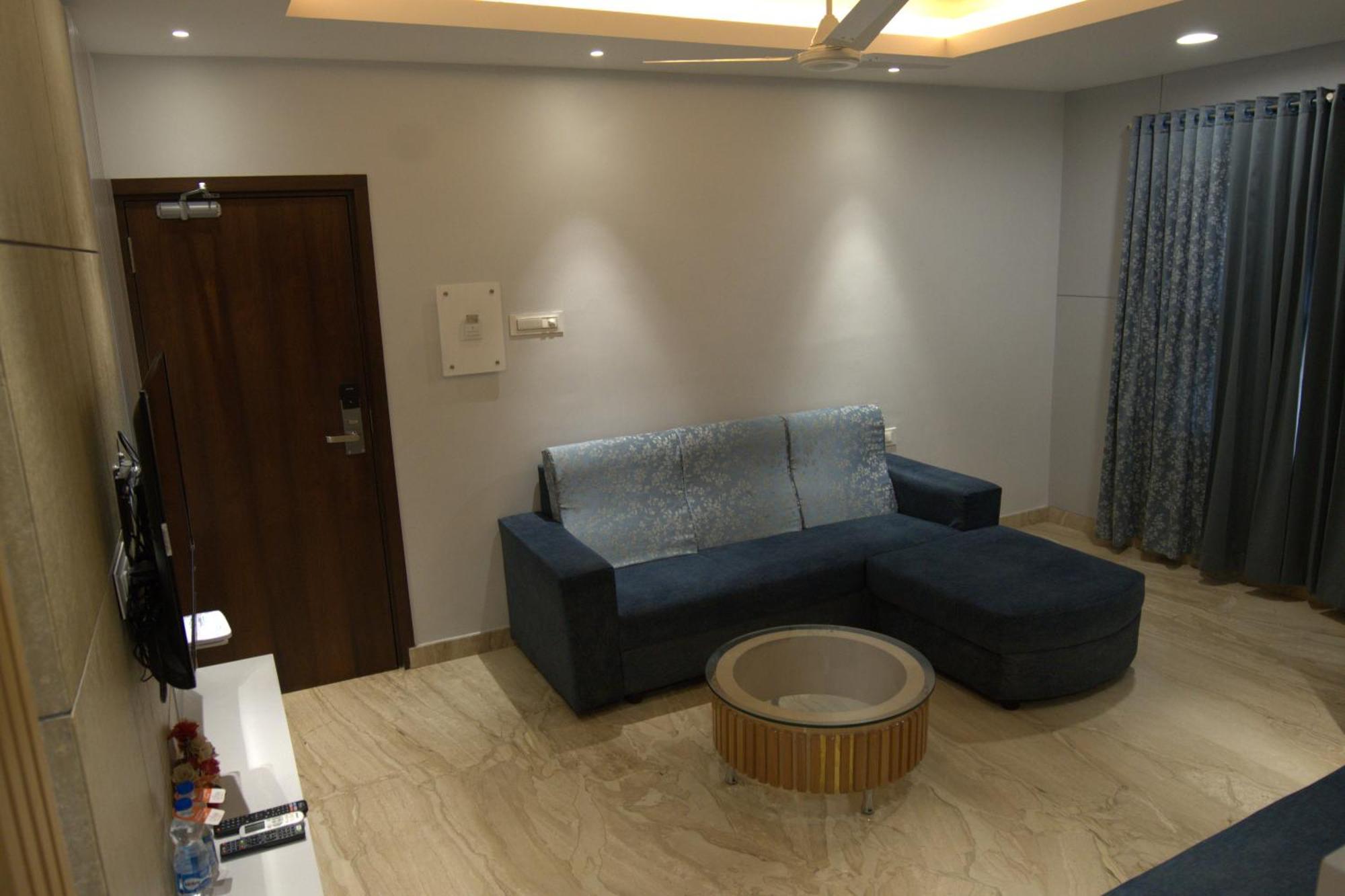Chola Serviced Apartment Tiruchirappalli Bagian luar foto