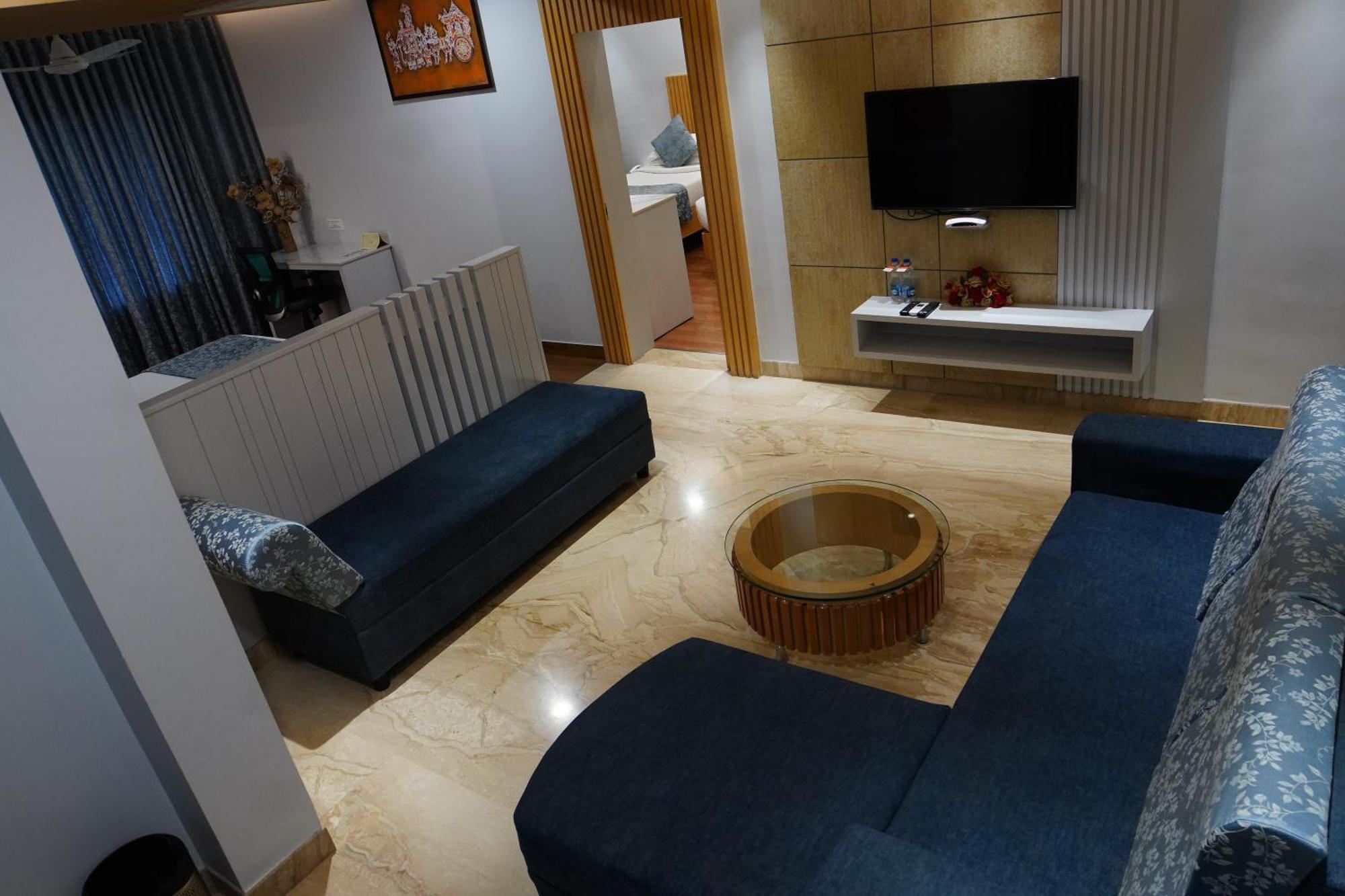 Chola Serviced Apartment Tiruchirappalli Bagian luar foto