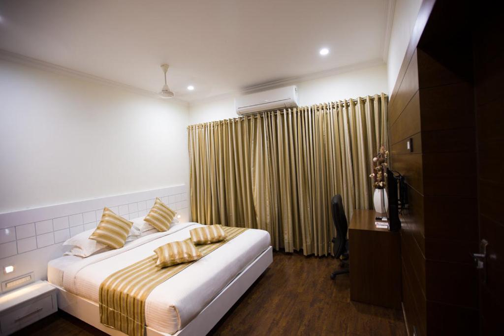 Chola Serviced Apartment Tiruchirappalli Bagian luar foto
