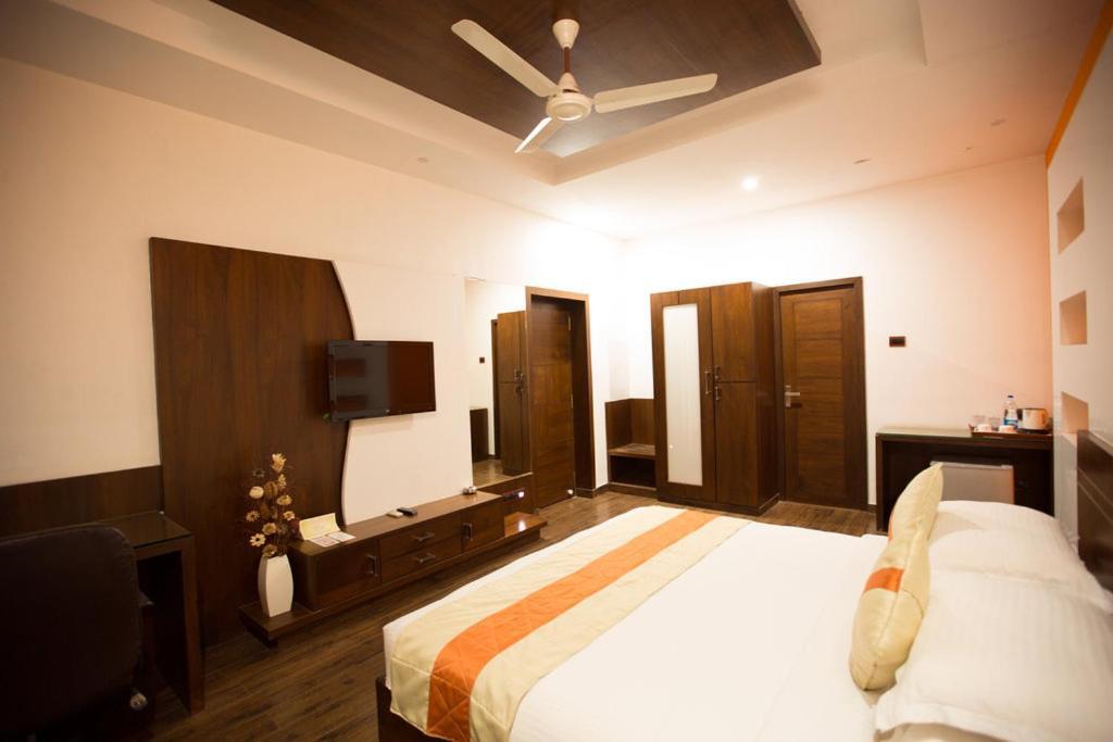 Chola Serviced Apartment Tiruchirappalli Bagian luar foto