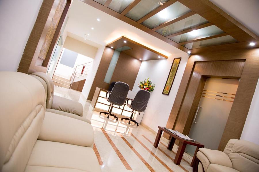 Chola Serviced Apartment Tiruchirappalli Bagian luar foto