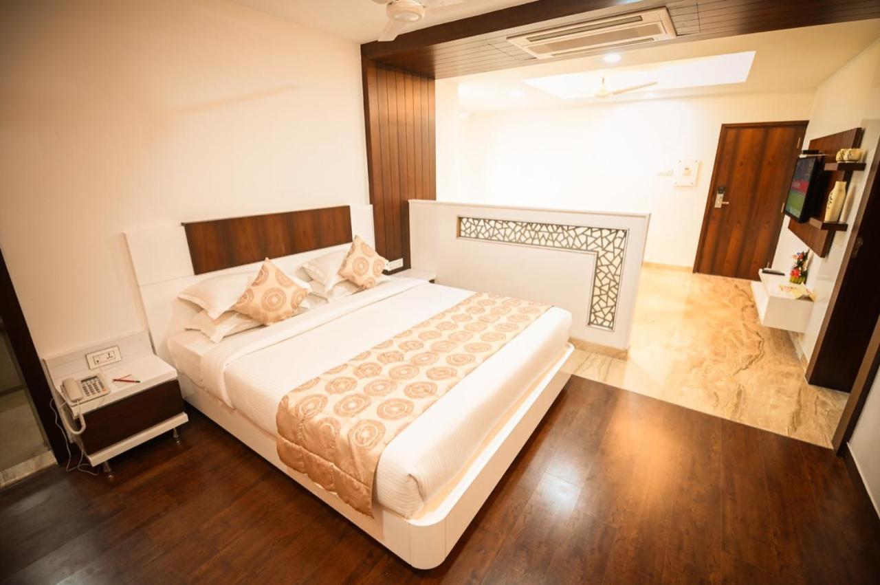 Chola Serviced Apartment Tiruchirappalli Bagian luar foto